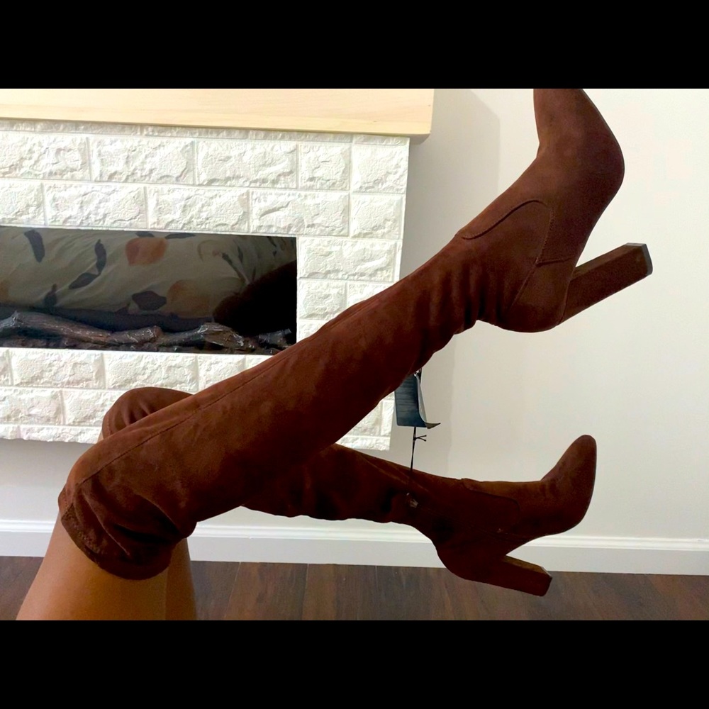 OVER THE KNEE BOOTS NWT